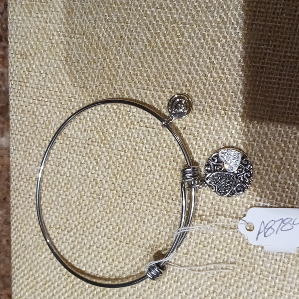 Women's Contemporary "The Ties Between Sisters" Silver Tone Bangle Bracelet.
